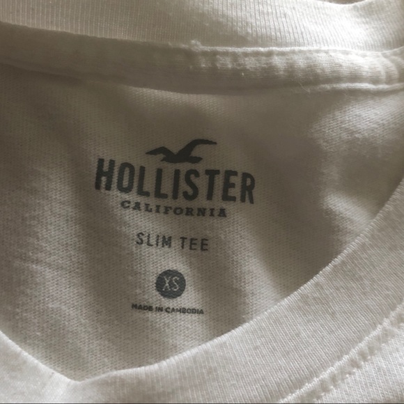 Hollister Graphic T-Shirt - Picture 2 of 2